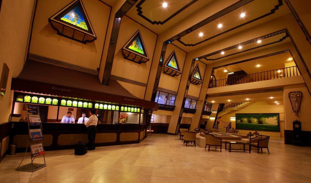 Manuelsons Malabar Palace Kozhikode Extérieur photo