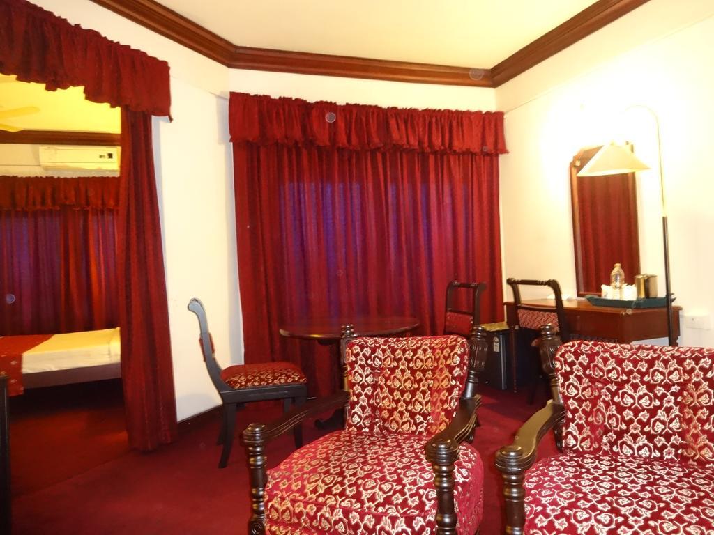 Manuelsons Malabar Palace Kozhikode Extérieur photo